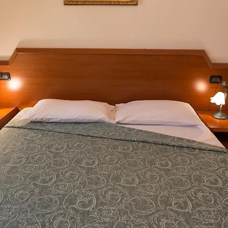 Residenza Orchidee لاتيزي